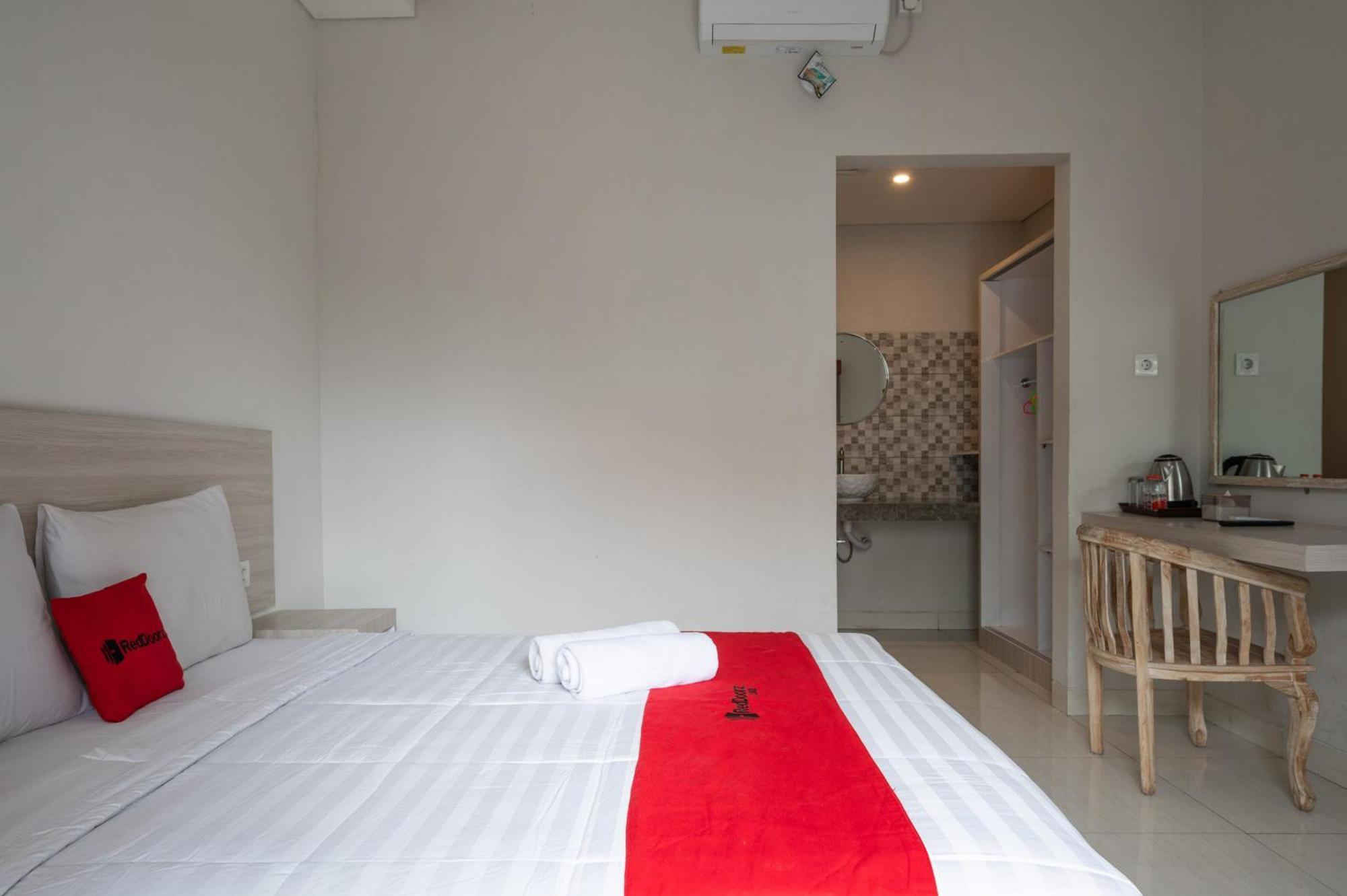 Sanur Reddoorz Plus At Yasa'S Living Denpasar מראה חיצוני תמונה